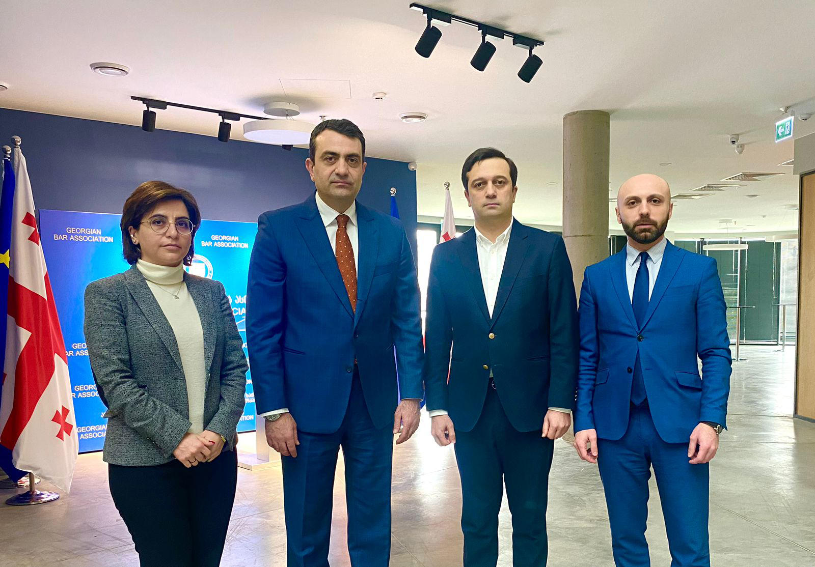 ადვოკატთა ასოციაციის თავმჯდომარე სახალხო დამცველს შეხვდა