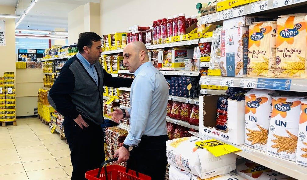 ლევან ანთაძე - დასავლეთ საქართველო, ხახვის, კარტოფილის, ფორთოხლის, ზეთის საყიდლად გადმოდის თურქეთში და აქ იძენს პროდუქციას. რატომ? იმიტომ, რომ პროდუქცია საქართველოში არის თითქმის ორჯერ ძვირი, ვიდრე თურქეთში