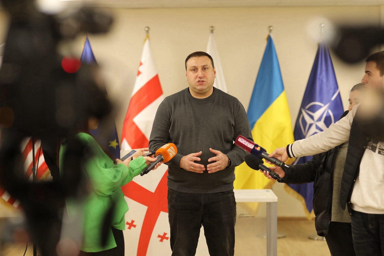 ლაშა ფარულავა - ივანიშვილის პარტიაში ვერ იყოფენ ადგილებს, რის გამოც არის დაპირისპირება