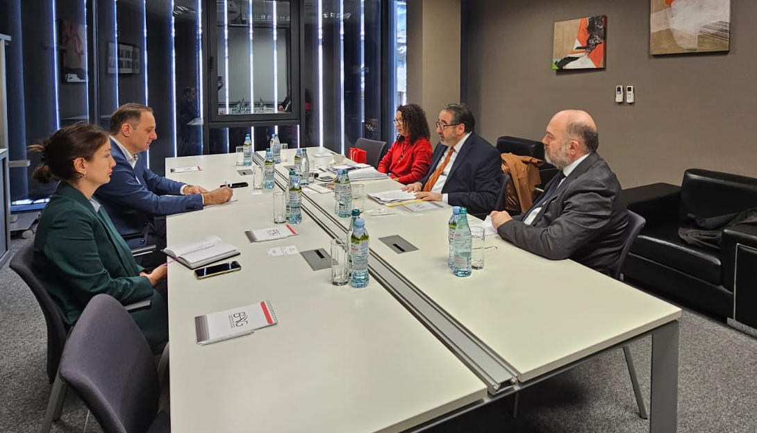 საქართველოს ბიზნეს ასოციაციის წარმომადგენლებმა და პერუს ელჩმა შეხვედრაზე პერუს ახალი პორტისა და საინვესტიციო პოტენციალის შესახებ ისაუბრეს