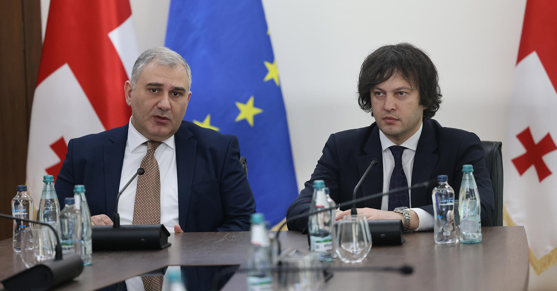 მიხეილ სარჯველაძე ჯანდაცვის მინისტრის თანამდებობაზე მუშაობას შეუდგა - ახალი მინისტრი უწყების თანამშრომლებს პრემიერ-მინისტრმა წარუდგინა