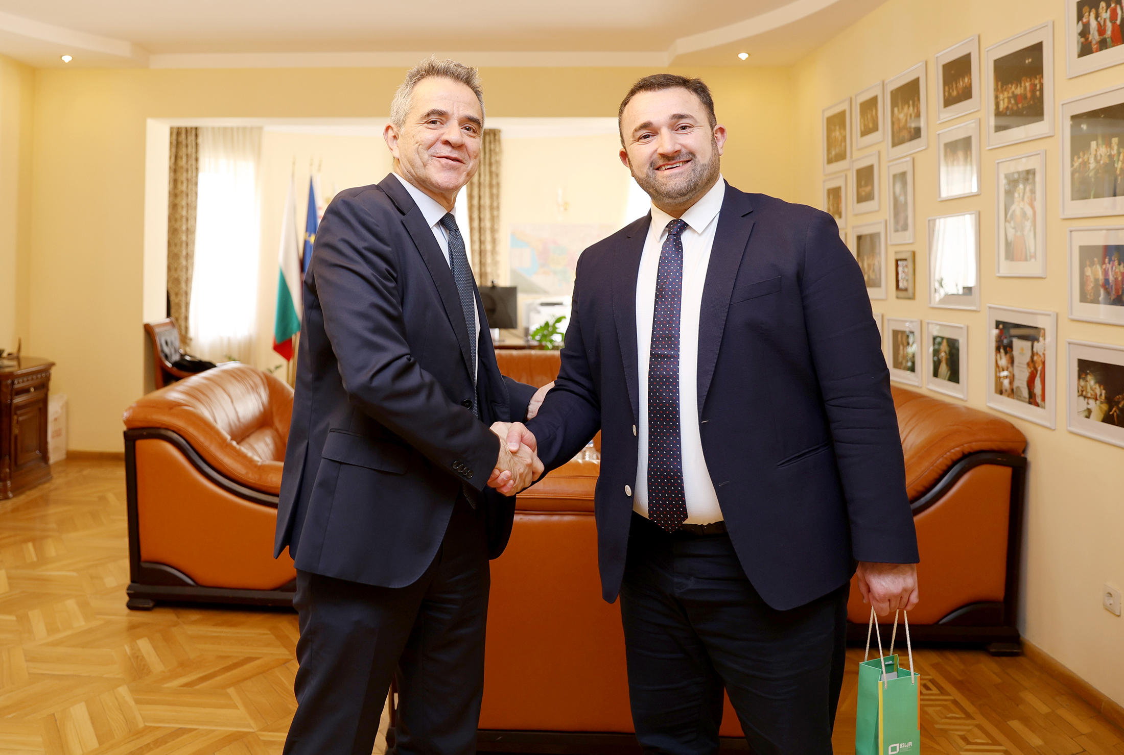ცესკოს თავმჯდომარემ ბულგარეთის ელჩთან გაცნობითი ხასიათის შეხვედრა გამართა