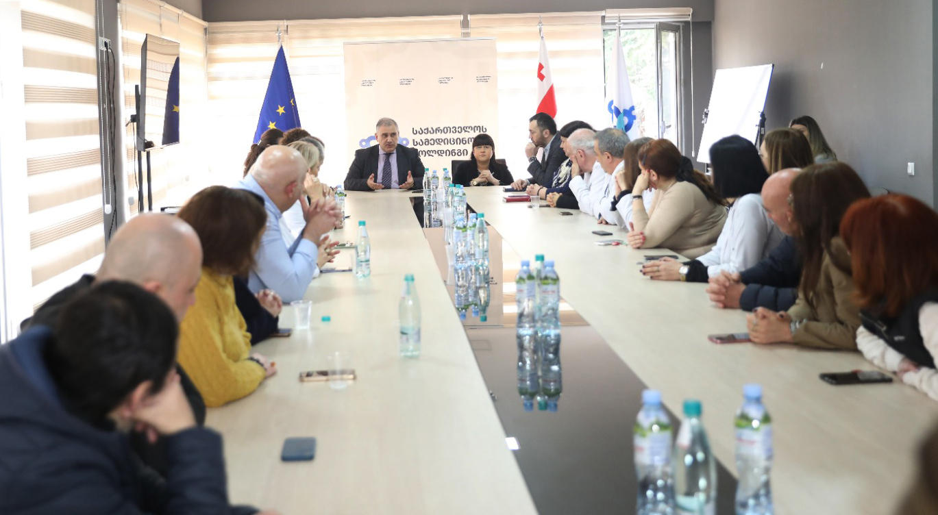 მიხეილ სარჯველაძე რესპუბლიკური საავადმყოფოს მედპერსონალს შეხვდა