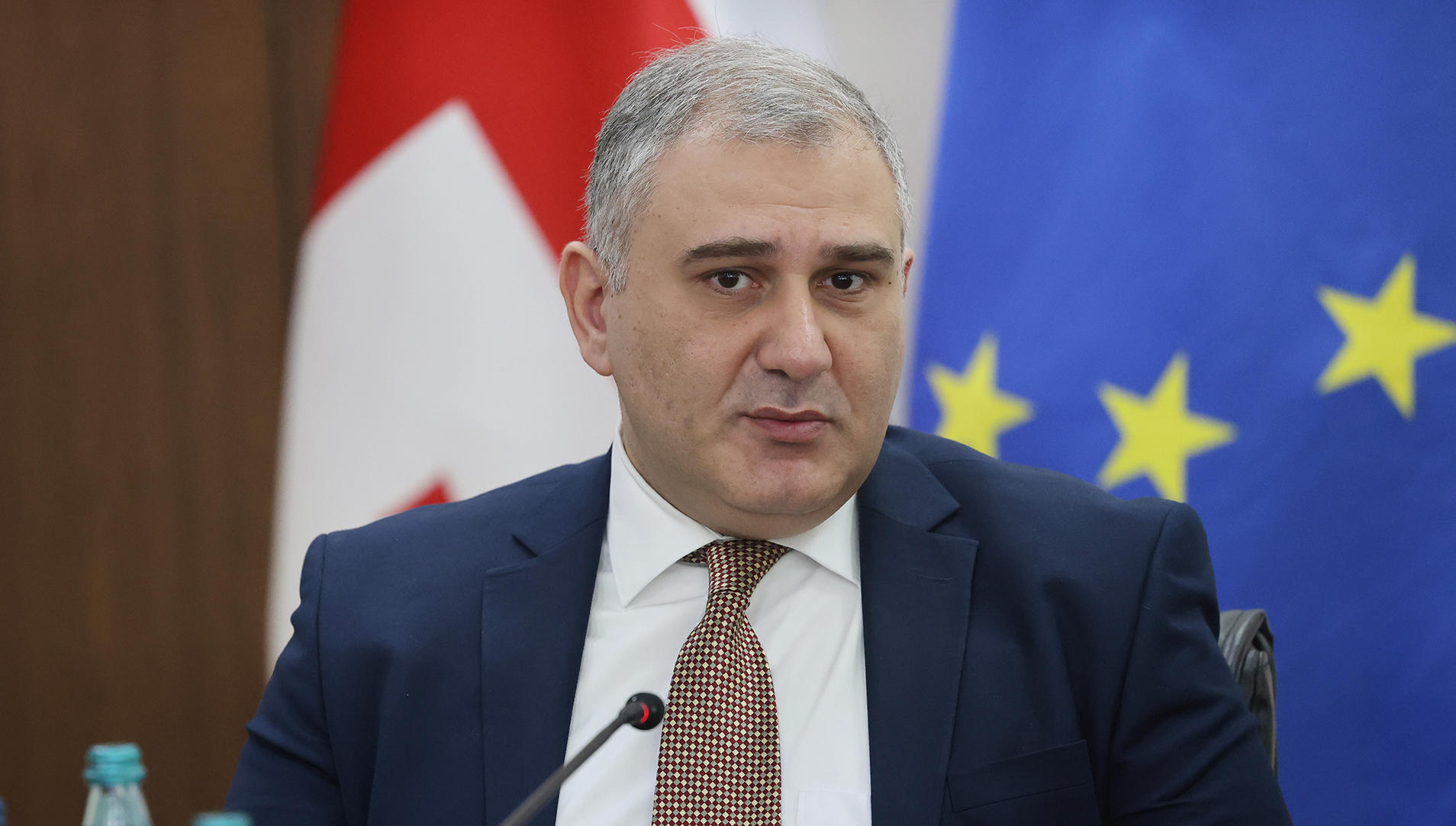 მიხეილ სარჯველაძე - რესპუბლიკური საავადმყოფოს თანამშრომლებთან საინტერესო და ნაყოფიერი შეხვედრა შედგა - ზოგად პრობლემატიკაზე ვისაუბრეთ, პრობლემის გადაჭრაზე მოგვიანებით გვექნება შეჯერებული პოზიცია