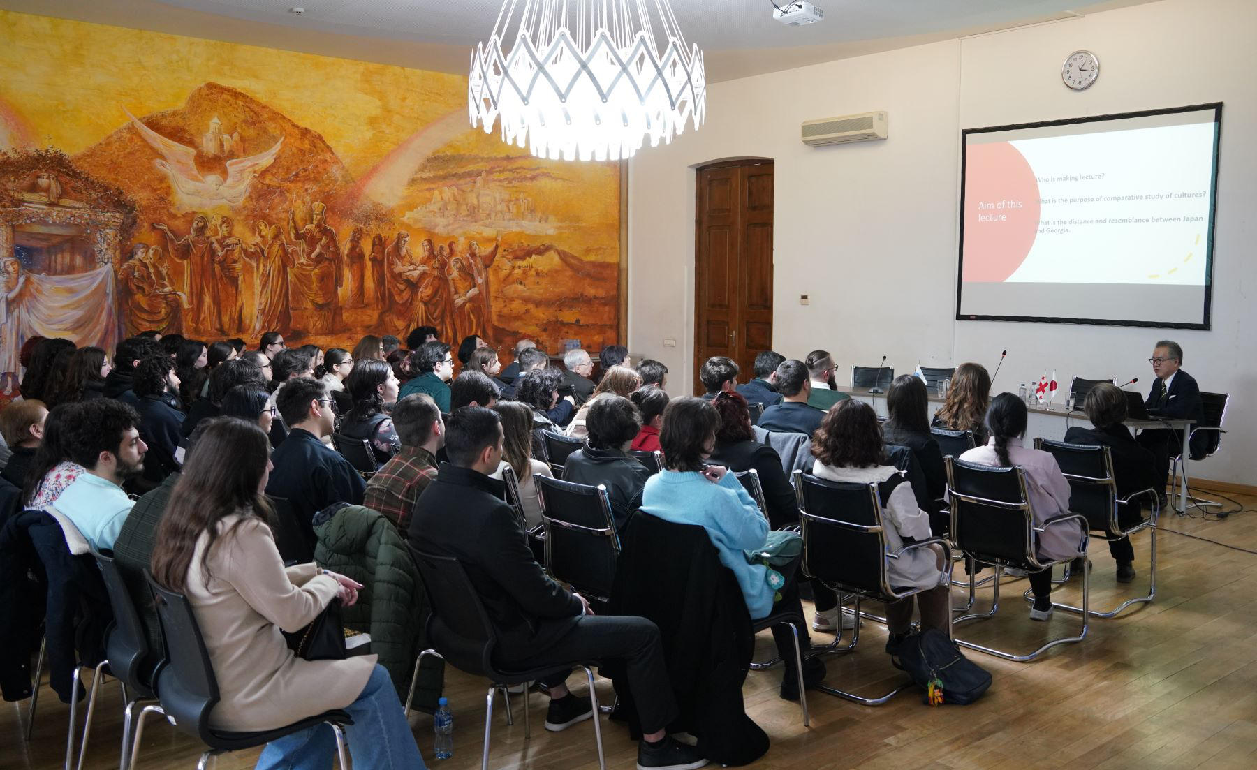 თსუ-ში იაპონიის ელჩის იმყოფებოდა