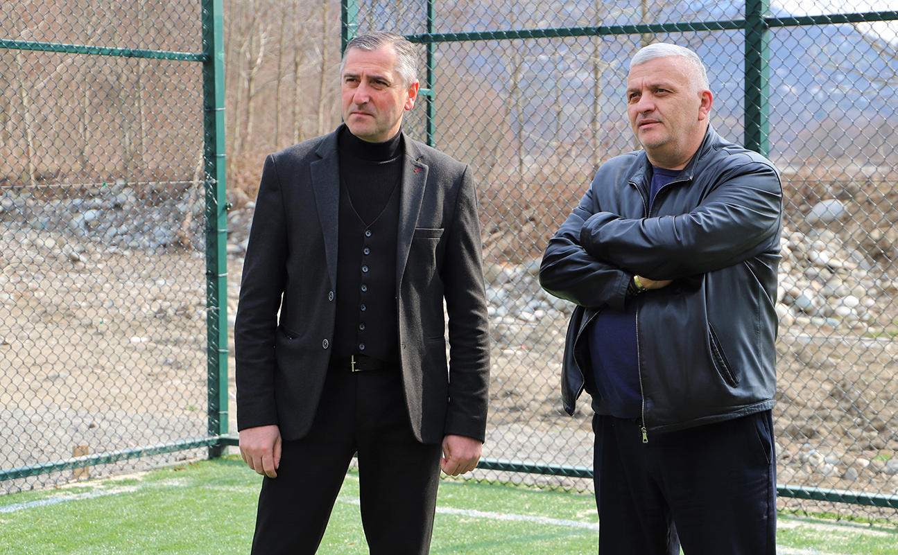 ამბროლაურის მუნიციპალიტეტში სპორტული ინფრასტრუქტურის მოწესრიგება გრძელდება