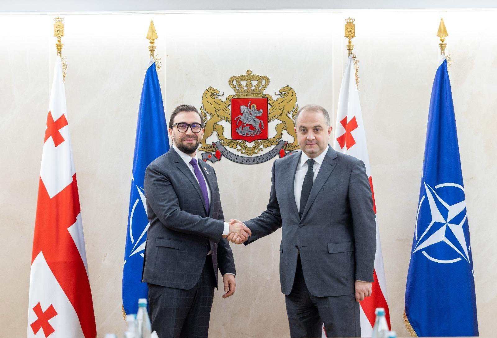 თავდაცვის მინისტრი ნატო-ს სამეკავშირეო ოფისის ხელმძღვანელს, ნატო-ს სამხედრო მეკავშირე ოფიცერსა და ნატო-ს ძირითადი ჯგუფის წარმომადგენლებს შეხვდა
