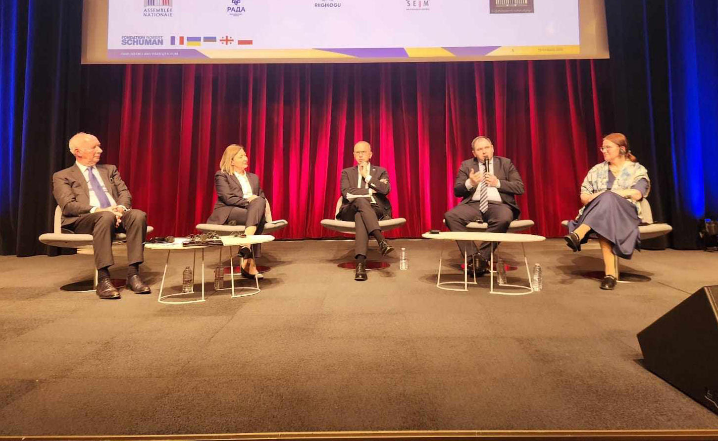 ნიკოლოზ სამხარაძე - ჩვენ გვჭირდება, დასავლეთის ძლიერი ლიდერობა, რომელიც მკვეთრ და გაბედულ გადაწყვეტილებებს მიიღებს