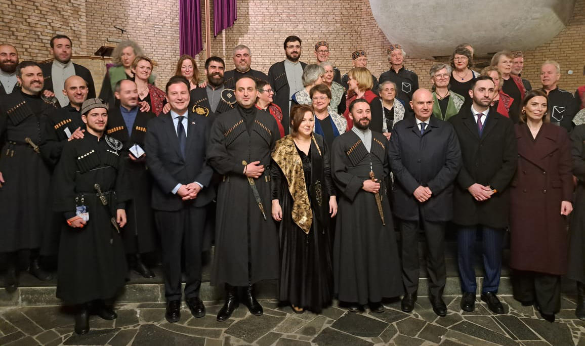 აფხაზეთის მთავრობის წარმომადგენლები ამერსფორტში ანსამბლ „საქართველოსა“ და „დიდგორის“ ერთობლივ კონცერტს დაესწრნენ და ქართული დიასპორის წარმომადგენლებს შეხვდნენ