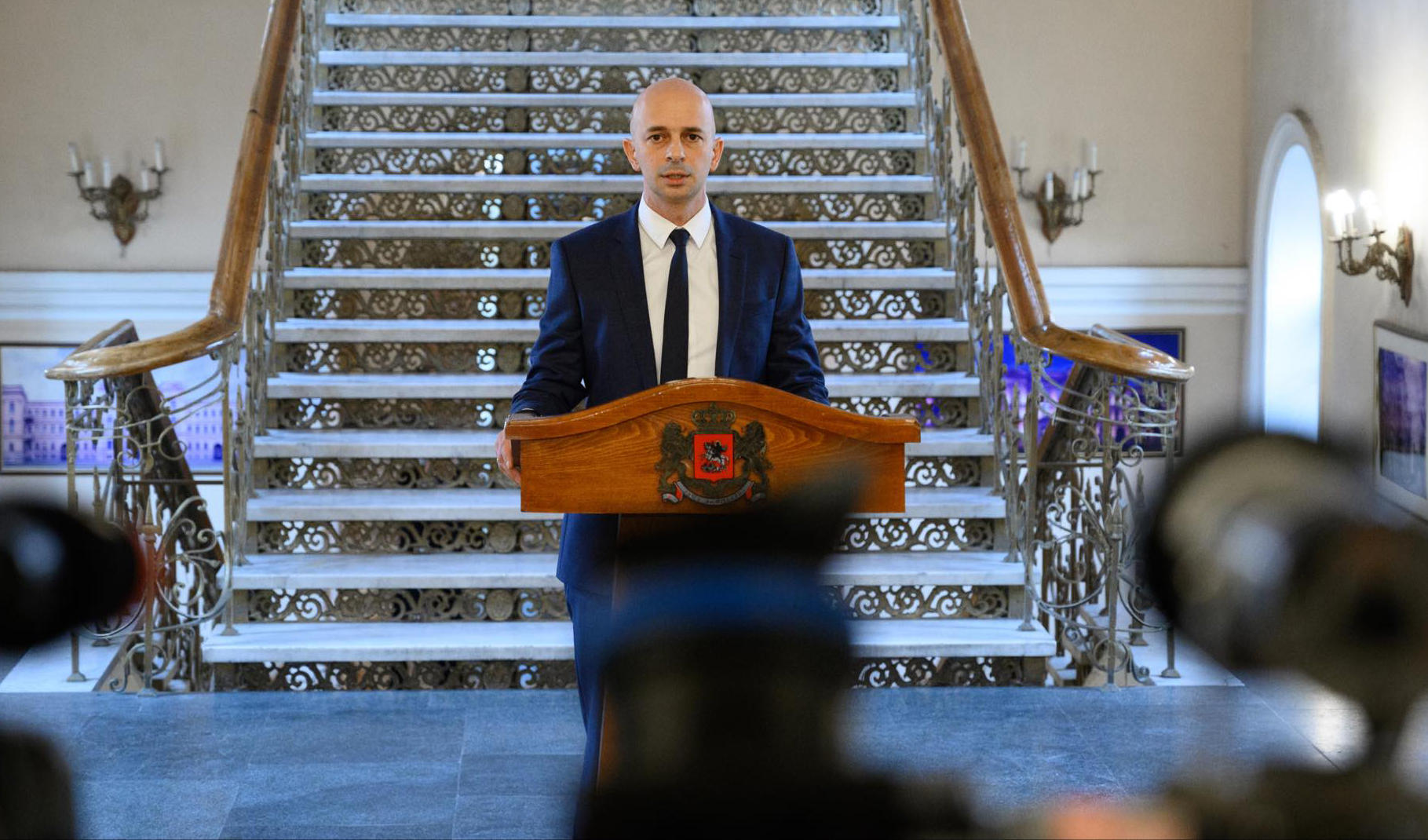 გიორგი მიქაუტაძე მის ქონებასთან დაკავშირებული ინფორმაციის გამო სასამართლოში ჩივილს გეგმავს და აცხადებს, რომ „დაწყებულია ცილისმწამებლური კამპანია, რათა მოსამართლეების „ვეტინგის“ სისტემით შემოწმების საფუძველი შეიქმნას“