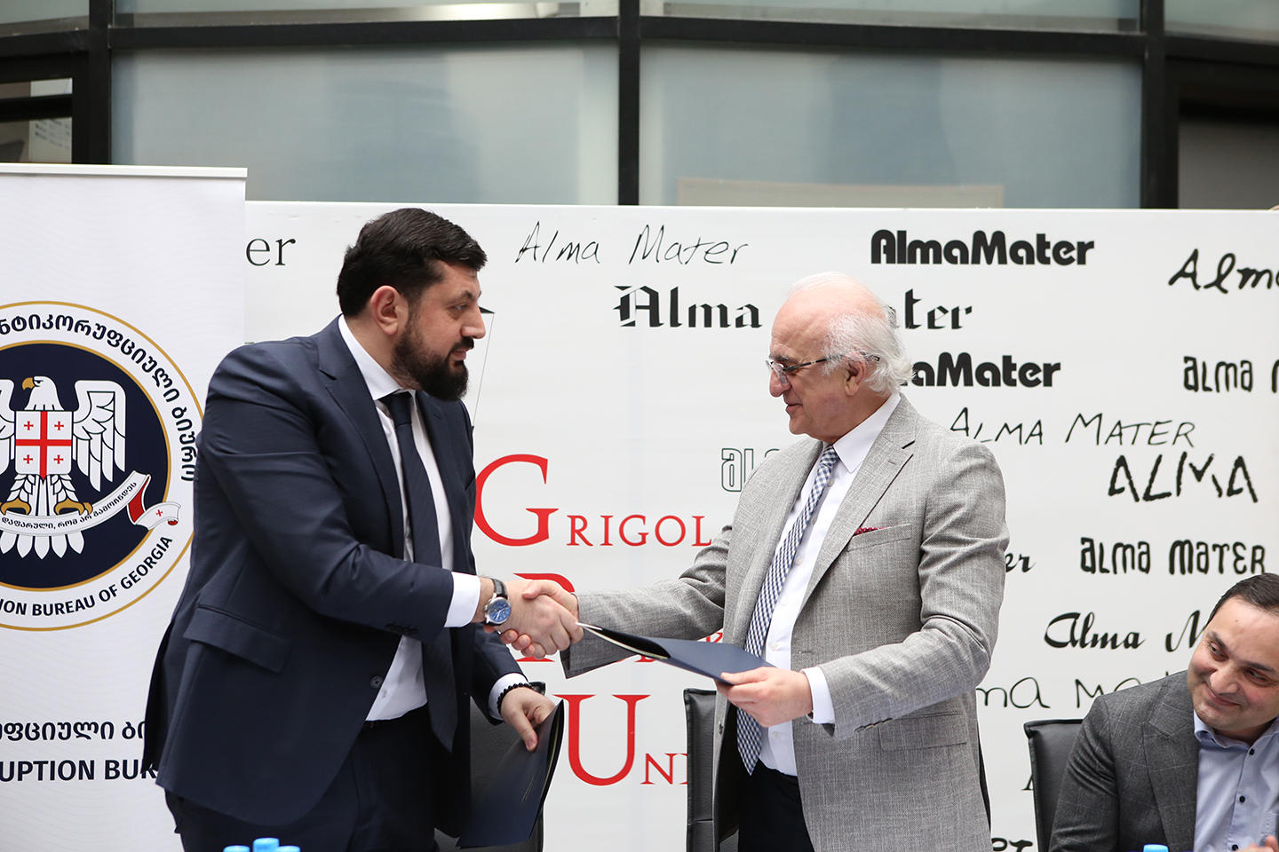 ანტიკორუფციულ ბიუროსა და გრიგოლ რობაქიძის უნივერსიტეტს შორის თანამშრომლობის შესახებ მემორანდუმი გაფორმდა