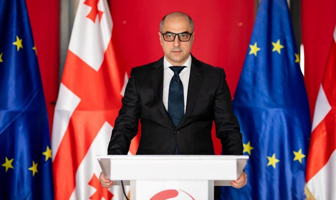 გიორგი კაპანაძე - დაბალი ხელფასებისა და მაღალი ფასების გამო, ემიგრაციაში უკვე ოჯახებით მიდიან, ქვეყანა იცლება, შობადობა იკლებს, ფასები იმატებს - ეს არის ეროვნული კატასტროფა, რომელიც ოქტომბერში უნდა დასრულდეს