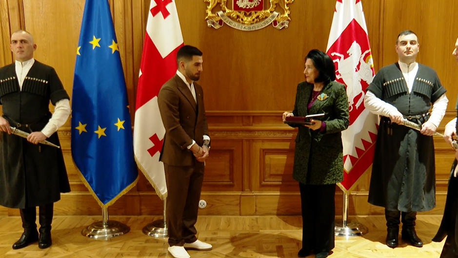 პრეზიდენტი ილია თოფურიას - მნიშვნელოვანი ასპექტია, რომ დროულად გამოიჩინეთ ინიციატივა, საქართველოს მოქალაქეობა შეგენარჩუნებინათ - ეს არის საკუთარი ქვეყნის ერთგულება, როგორი წარმატებულიც არ უნდა იყო და სადაც არ უნდა იყო