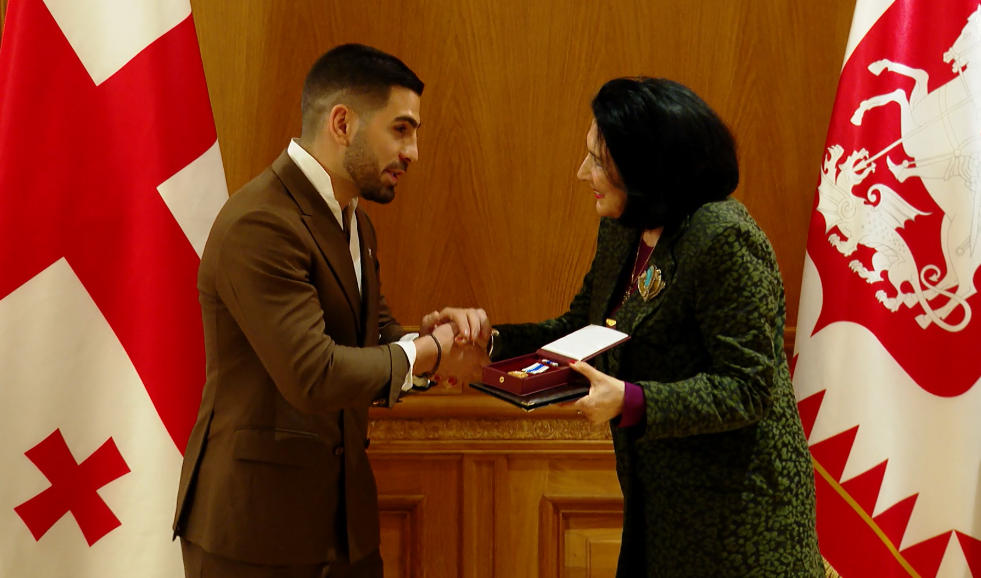 პრეზიდენტმა ილია თოფურია ღირსების ორდენით დააჯილდოვა