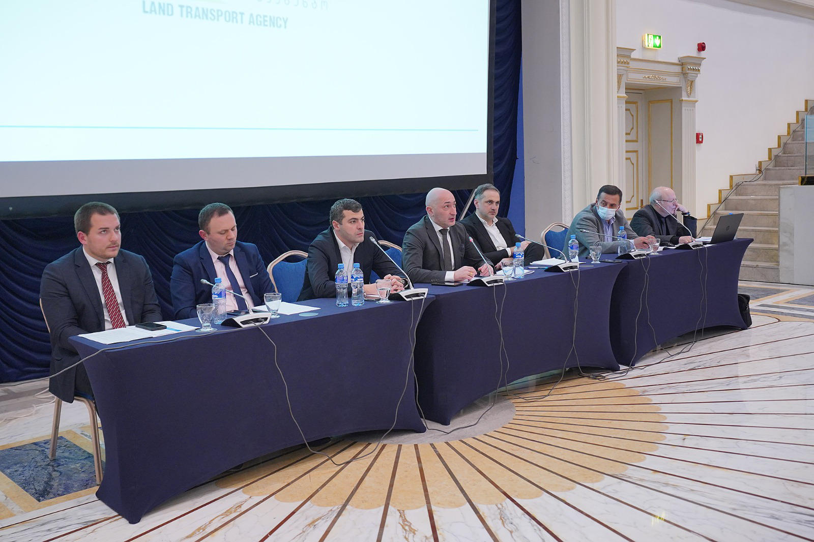 სატვირთო გადაზიდვების ნებართვების გაცემის წესთან დაკავშირებით გადამზიდავ კომპანიებთან შეხვედრა გაიმართა