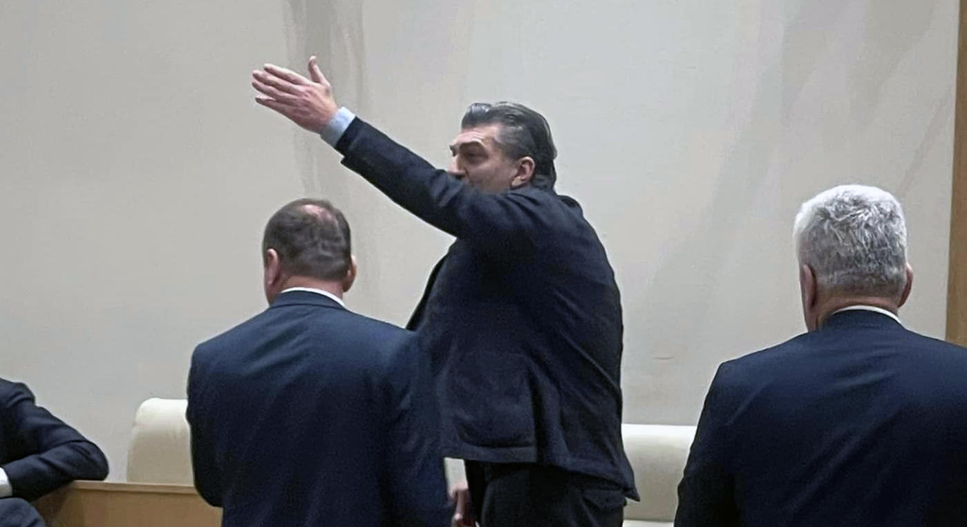 მიხეილ ყაველაშვილი გიორგი ვაშაძეს - უნდა გაგხიოს ცემით კაცმა, არაკაცო!