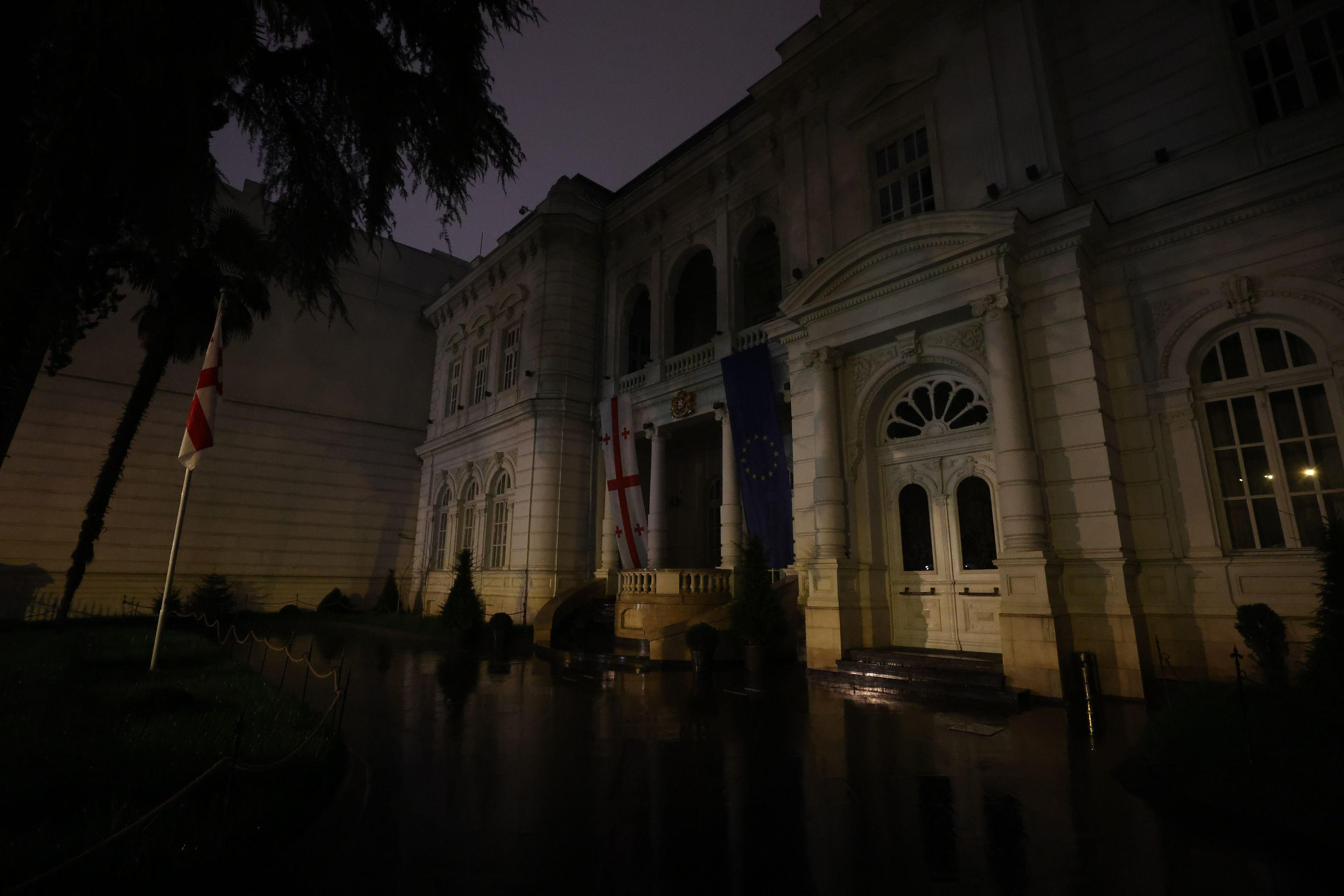 საქართველოს პრეზიდენტის ადმინისტრაცია აქციას „დედამიწის საათი“ უერთდება