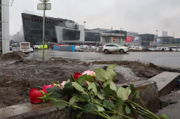 მოსკოვის საკონცერტო დარბაზში თავდასხმის შედეგად დაღუპულთა რაოდენობა 93-მდე გაიზარდა