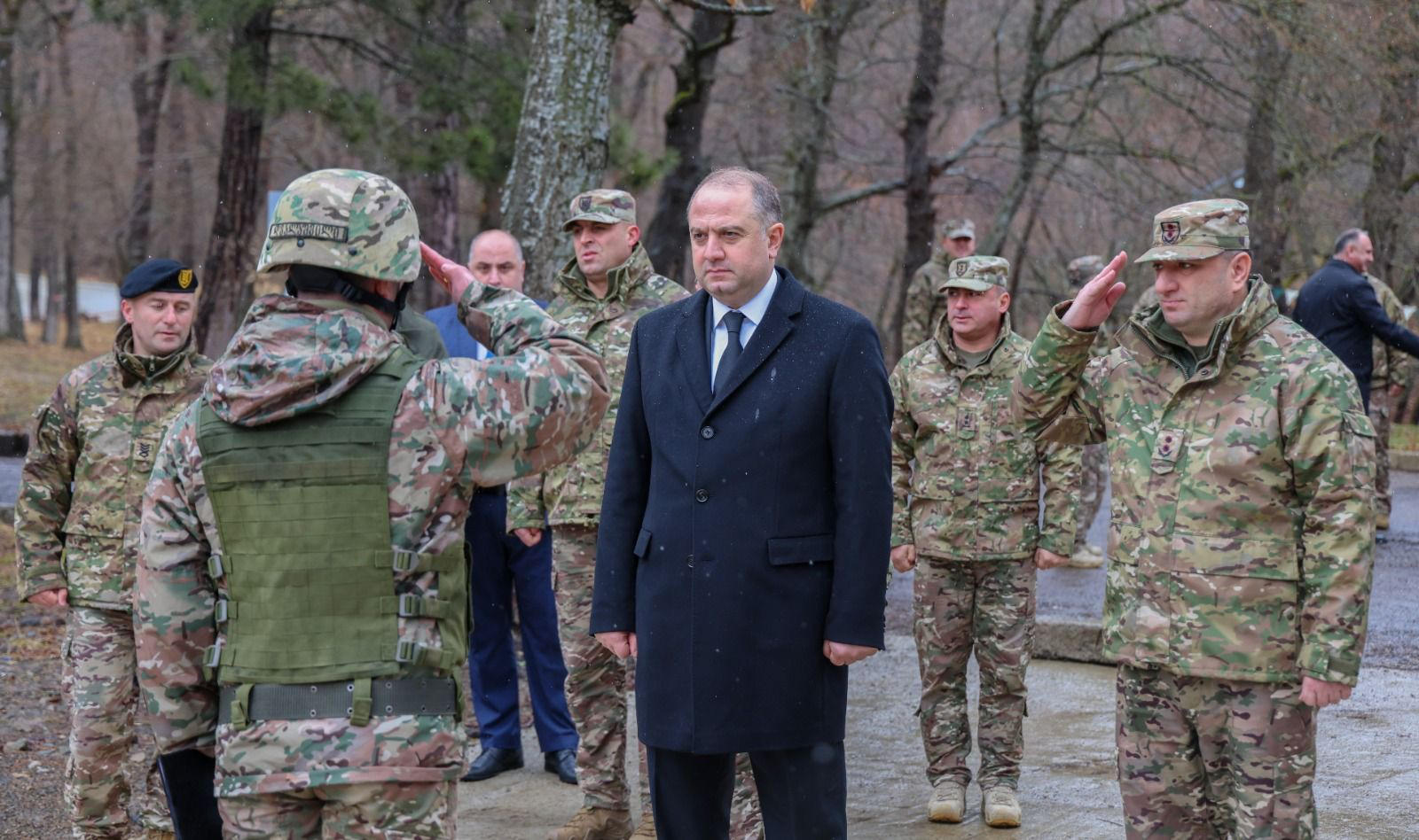 თავდაცვის მინისტრი სერჟანტთა აკადემიის საიუბილეო ღონისძიებას დაესწრო