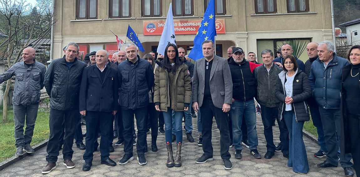 მიხეილ სააკაშვილის გათავისუფლების მოთხოვნით ავტომობილებით მსვლელობა წალენჯიხიდან დაიწყო