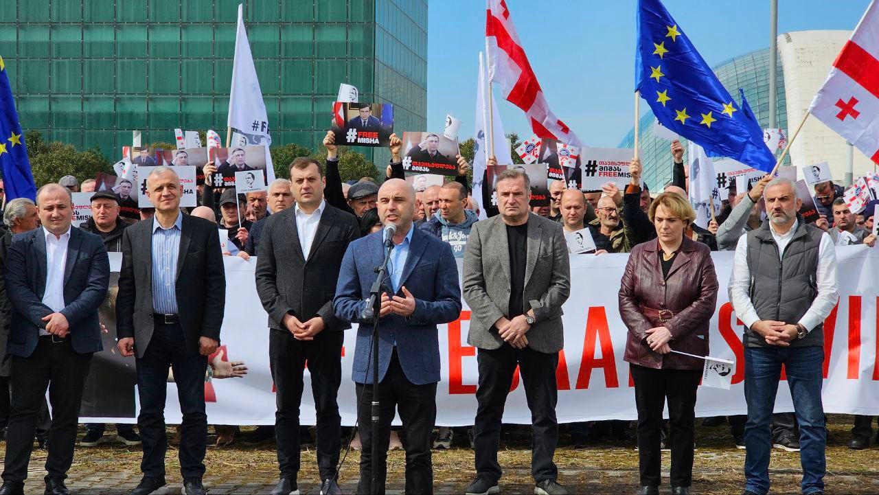 ლევან ხაბეიშვილი - 150 ათასზე მეტი ხელმოწერა შეგროვდა მიხეილ სააკაშვილის გათავისუფლების მოთხოვნით, სალომე ზურაბიშვილი ვალდებულია მოისმინოს ხალხის ხმა და მიიღოს ერთადერთი სწორი გადაწყვეტილება