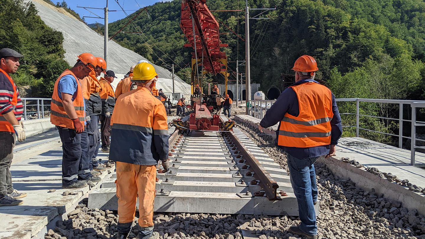 საქართველოს რკინიგზის მოდერნიზაციის პროექტი - სალიანდაგო ინფრაქტრუქტურის სპეციფიურობა და მისი თავსებადობა „შუა დერეფნის“ ქვეყნებთან