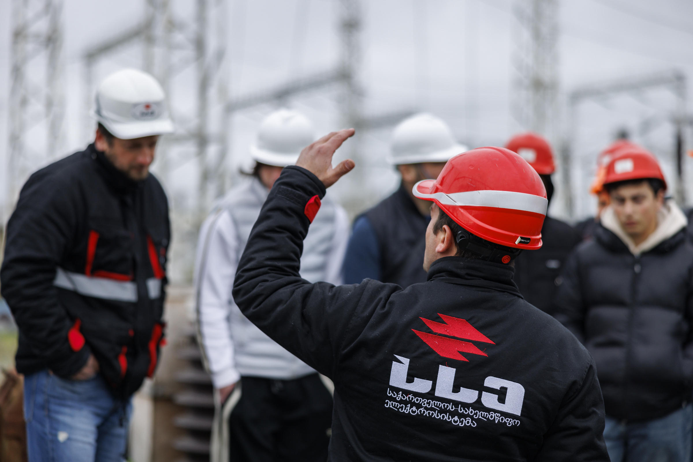 „საქართველოს სახელმწიფო ელექტროსისტემამ“ სოფელ მერეთის საჯარო სკოლის უფროსკლასელებს უმასპინძლა