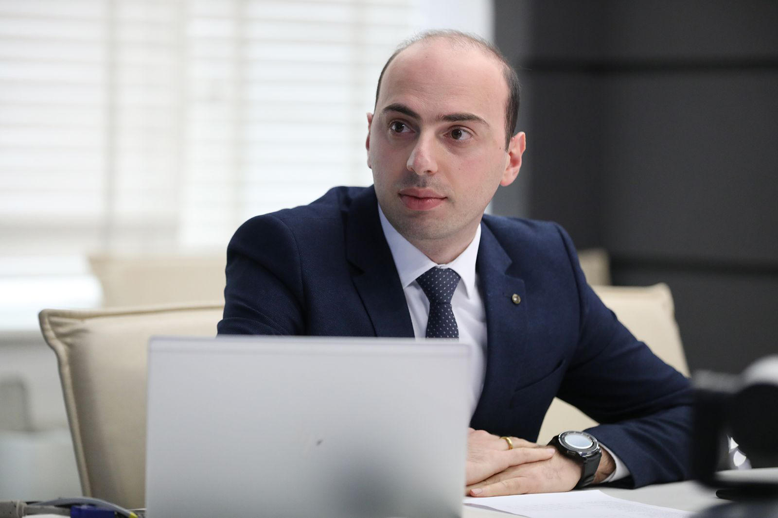 ფინანსთა მინისტრის მოადგილე მირზა გელაშვილი - სარეიტინგო სააგენტო Moody’s-ი ელის, რომ ფისკალური სტაბილურობა საქართველოში მომავალშიც მყარად იქნება შენარჩუნებული