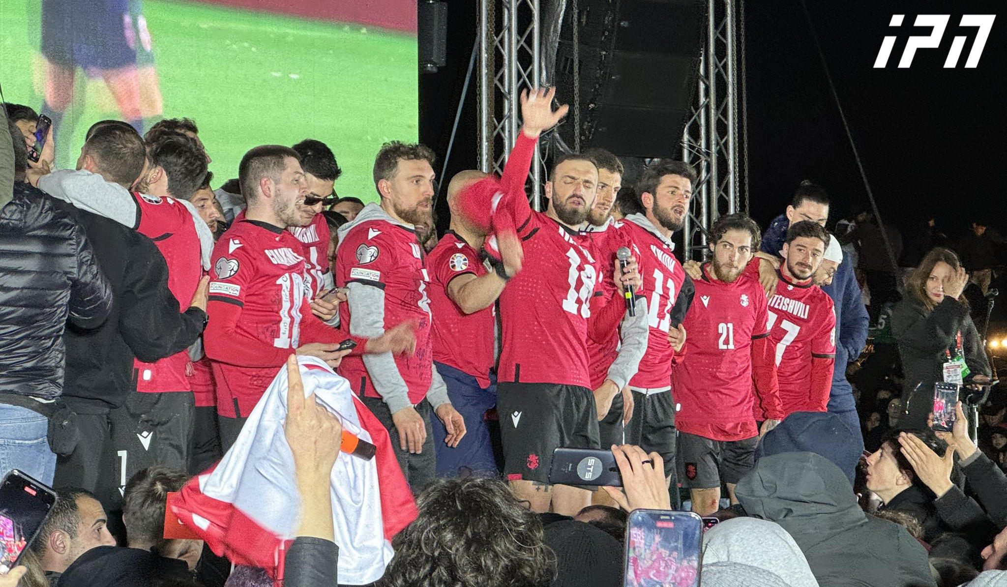 პრემიერ-მინისტრმა და პარლამენტის თავმჯდომარემ საქართველოს საფეხბურთო ნაკრების წევრები ღირსების ორდენზე წარადგინეს