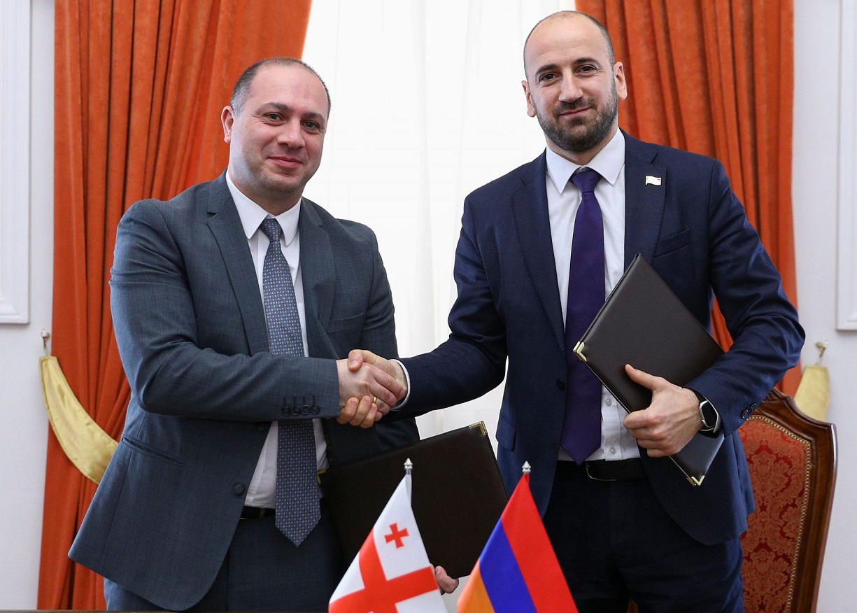 საქართველოსა და სომხეთის საპარლამენტო კომიტეტებმა თანამშრომლობის შესახებ ერთობლივ კომუნიკეს მოაწერეს ხელი