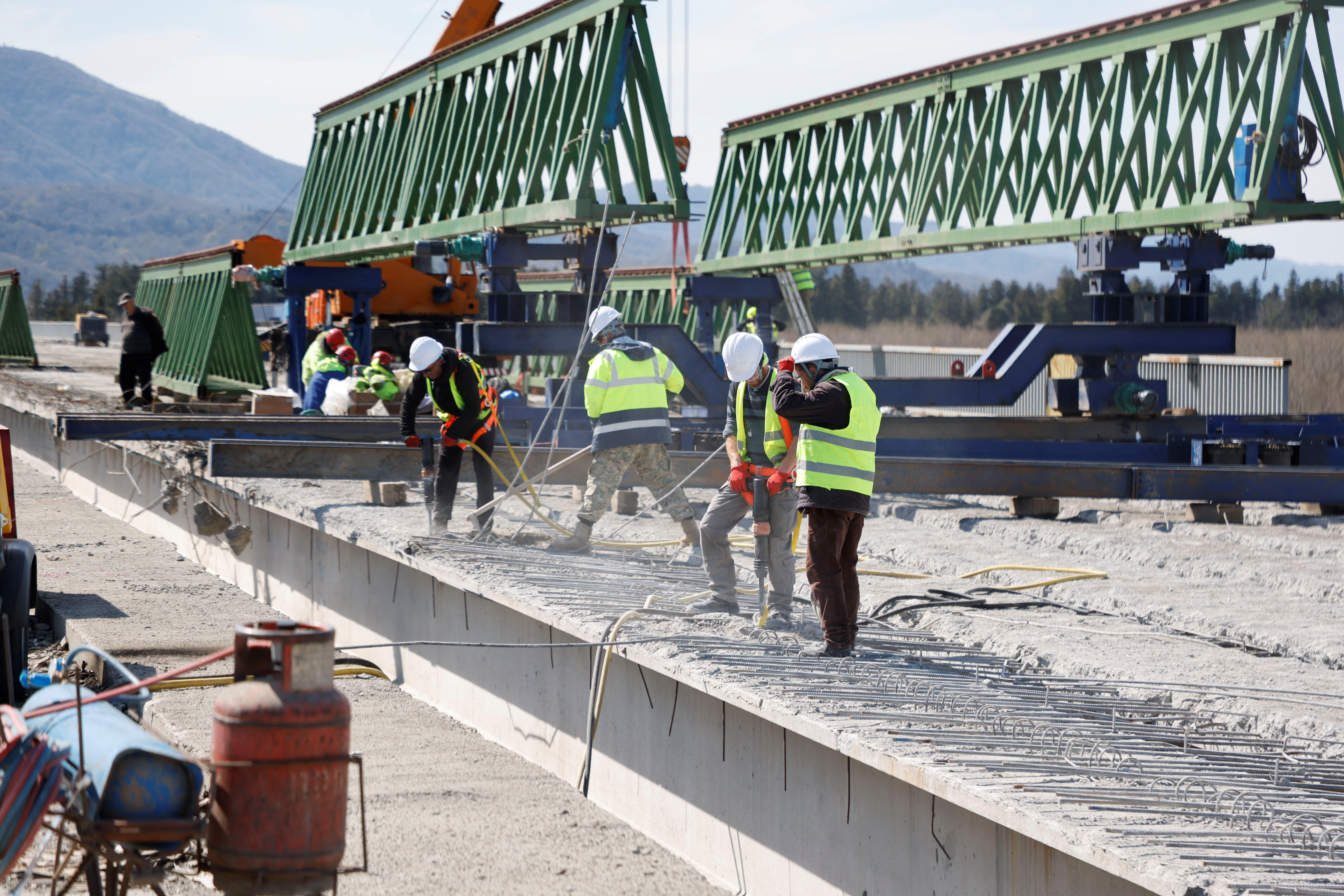 გზების დეპარტამენტი - სამტრედია-გრიგოლეთის ხიდის აღდგენისთვის საპროექტო კვლევებში ევროპელი სპეციალისტები ჩაერთნენ