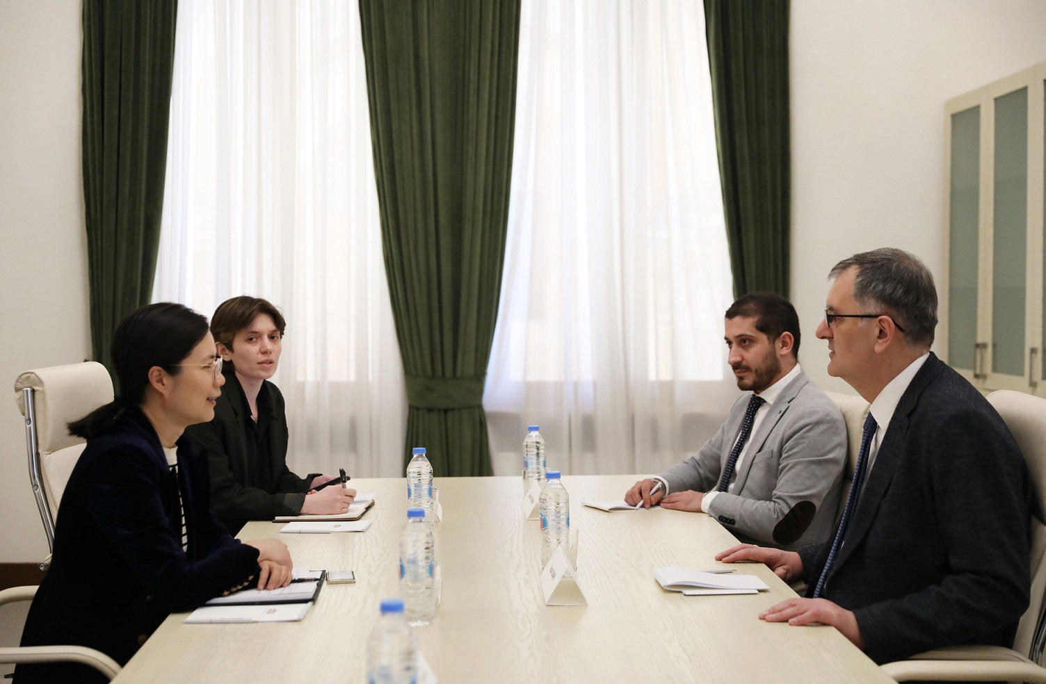 სოზარ სუბარი ჩინეთის სახალხო რესპუბლიკის საელჩოს წარმომადგენლებს შეხვდა