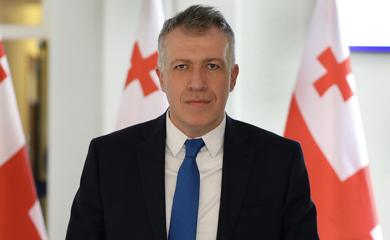 სერგო ჩიხლაძე დიდი ოდენობით ქრთამის აღების ფაქტზე, საგანგებო სიტუაციების კოორდინაციისა და გადაუდებელი დახმარების ცენტრის ყოფილი თანამშრომლების დაკავებაზე -  რამის გადაფარვას ხომ არ ფიქრობთ ამ დაკავებებით?