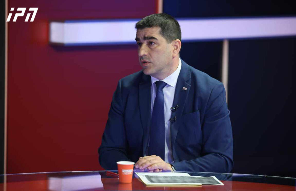 შალვა პაპუაშვილი - როცა უცხოური ორგანიზაცია შემოდის, მნიშვნელობა არ აქვს დასავლეთიდან, აღმოსავლეთიდან, ჩრდილოეთიდან თუ სამხრეთიდან და გვეუბნება, რომ ჩვენთვის სიკეთე უნდა, ქართველ ხალხს არ გვაქვს უფლება ვიცოდეთ, რა სიკეთეა ეს? - თუ ვიღაც რაღაცას მალავს, ე.ი. დასამალი აქვს