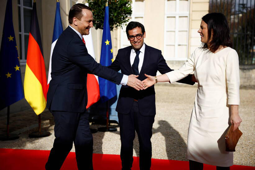 გერმანიის, პოლონეთისა და საფრანგეთის საგარეო საქმეთა მინისტრების განცხადებით, ნატო-ს ევროპელმა მოკავშირეებმა კონტინენტის დაცვაზე უფრო მეტი პასუხისმგებლობა უნდა აიღონ