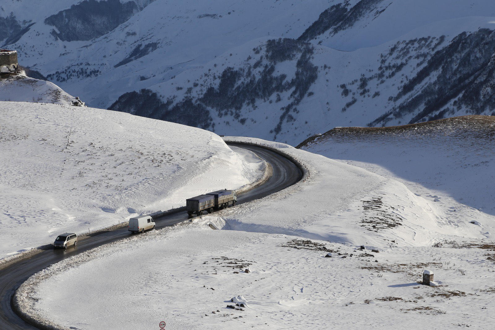 გუდაური(ფოსტა)-კობის მონაკვეთზე მისაბმელიანი და ნახევრადმისაბმელიანი ავტოტრანსპორტის მოძრაობა აღდგა