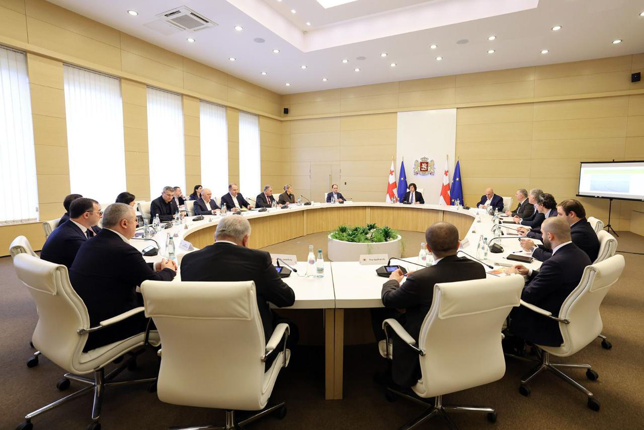 მთავრობის ადმინისტრაციაში ეკონომიკური საბჭოს სხდომა გაიმართა