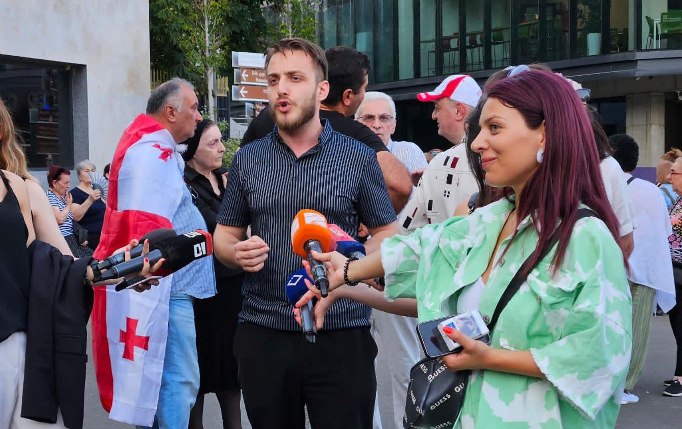 „ნაციონალური მოძრაობის“ ახალგაზრდული ორგანიზაციის წევრი - მჯერა, რომ დღესაც გაერთიანდება მოსახლეობა რუსული კანონის წინააღმდეგ და „ქართულ ოცნებას“ ისევ დავახევინებთ უკან