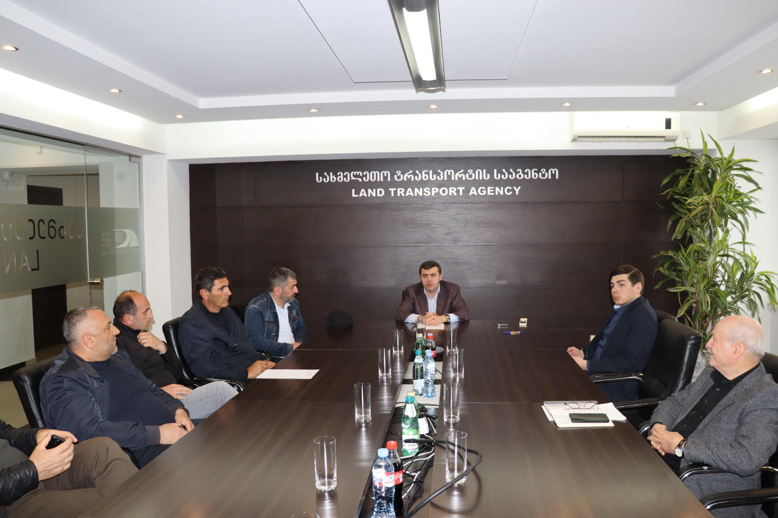 სახმელეთო ტრანსპორტის სააგენტოში გადამზიდველთა ასოციაციების წარმომადგენლებთან მორიგი სამუშაო შეხვედრა გაიმართა