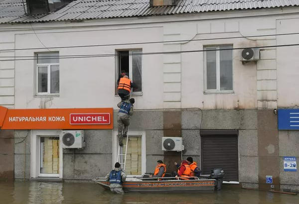 რუსეთის ქალაქ ორენბურგის მერი, კაშხლის გარღვევის შედეგად შექმნილი მდგომარეობის გამო, მოსახლეობას სასწრაფო ევაკუაციისკენ მოუწოდებს