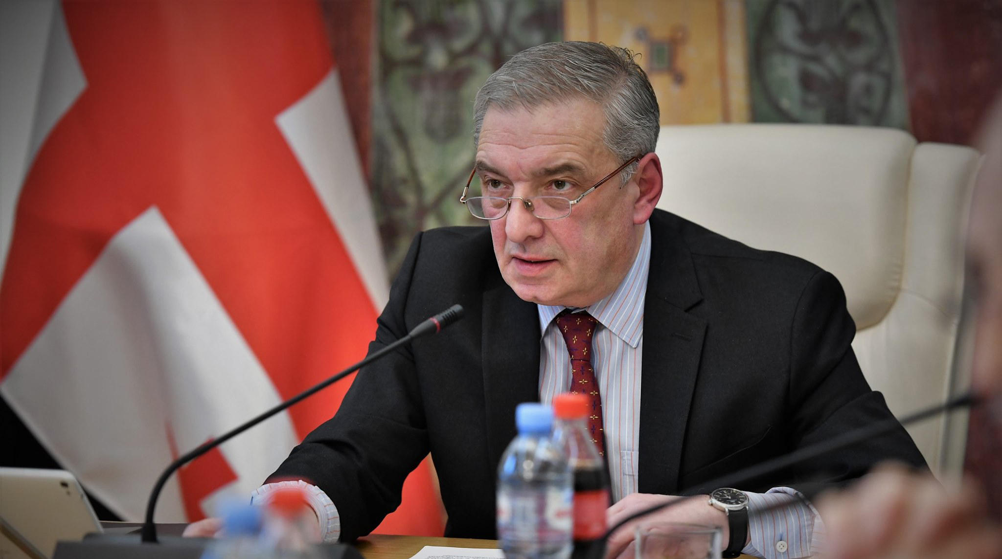 გია ვოლსკი ბიუროს სხდომაზე - მაცადეთ! შალვა როგორ ატარებს ხოლმე ასე? ძალიან დავიძაბეთ!