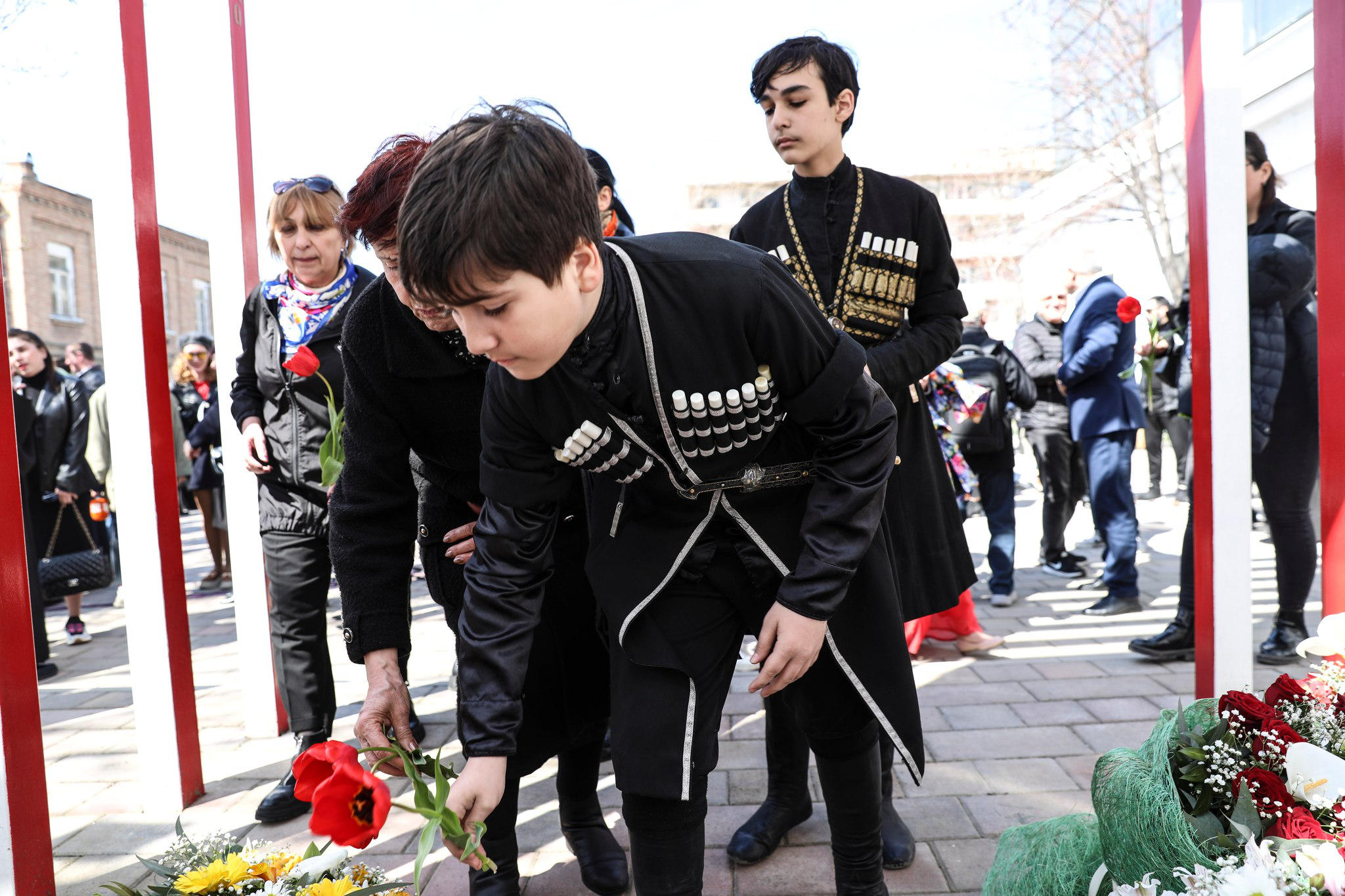 გორში 9 აპრილს სამშობლოს დამოუკიდებლობისთვის დაღუპული გმირები გაიხსენეს და მათ ხსოვნას პატივი მიაგეს