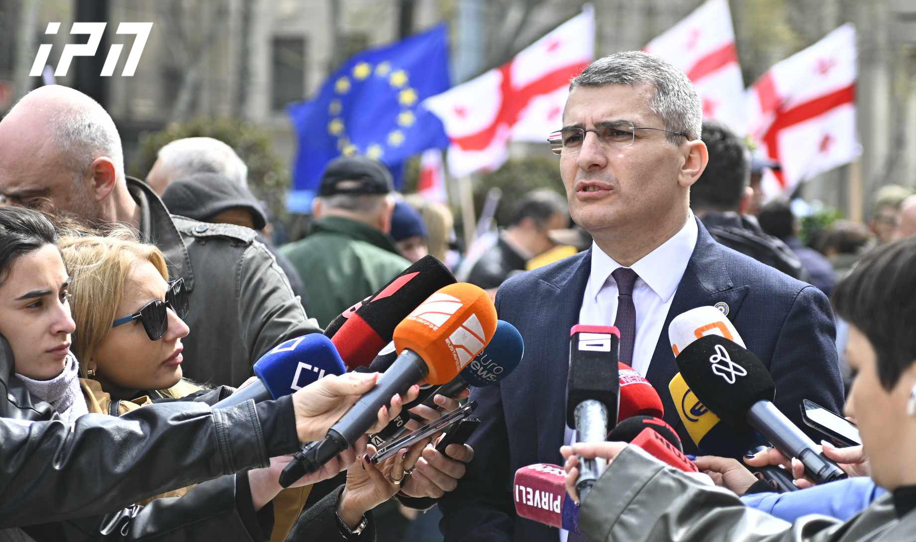 მამუკა მდინარაძე ზურაბ პოლოლიკაშვილზე - უკადრებელი იკადრა - საქართველოდან ურეკავდნენ თვეებით ადრე, მაგრამ როდესაც ფეხებზე იკიდებს, უნდა იფიქროს, რომ სახვეწნელად გაუხდება საქმე და მერე ამ ხვეწნა-მუდარას სერიოზულად არავინ შეხედავს