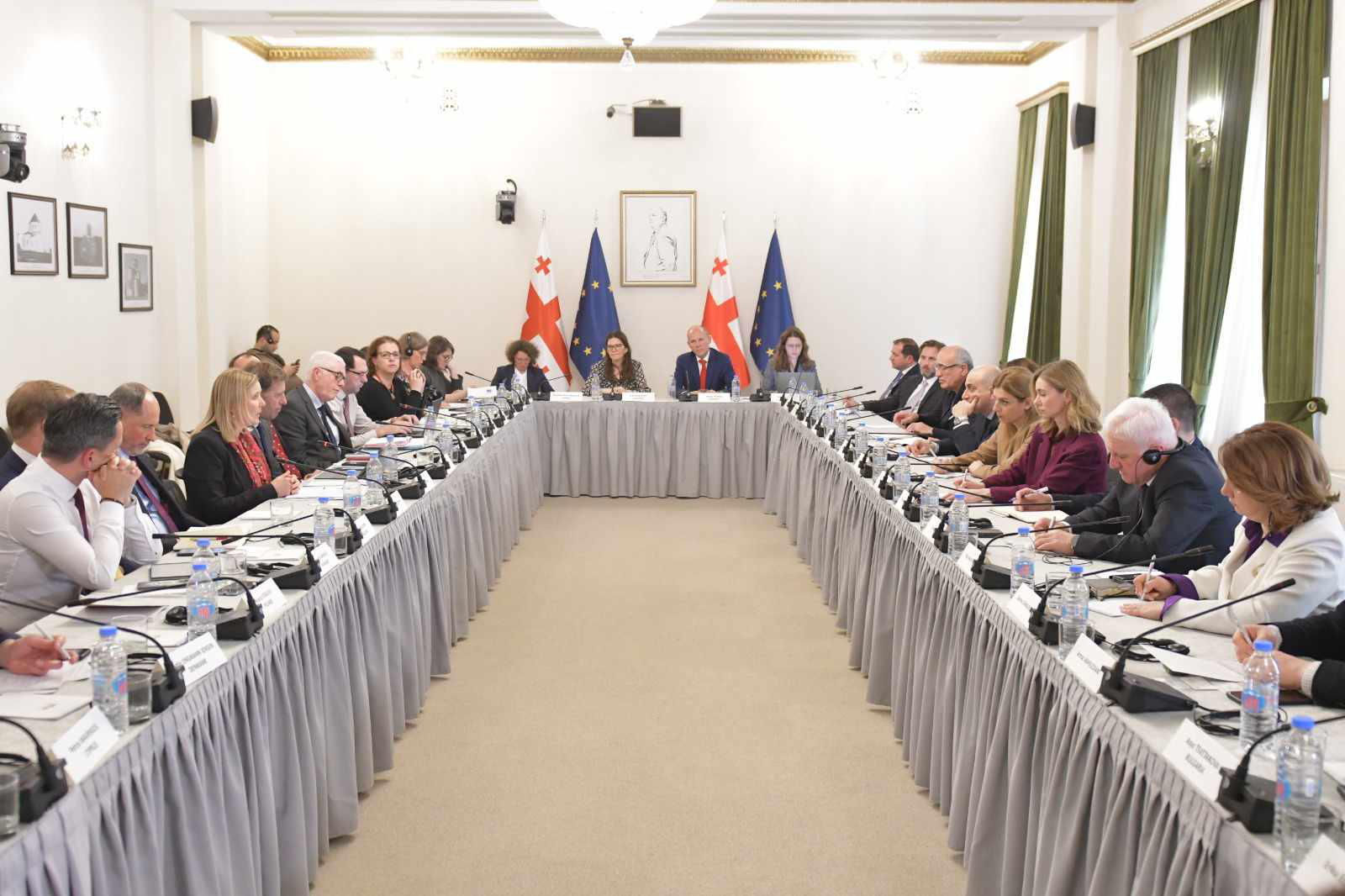 საპარლამენტო ოპოზიციის წარმომადგენლები ევროკავშირის პოლიტიკური და უსაფრთხოების კომიტეტის ელჩებს შეხვდნენ