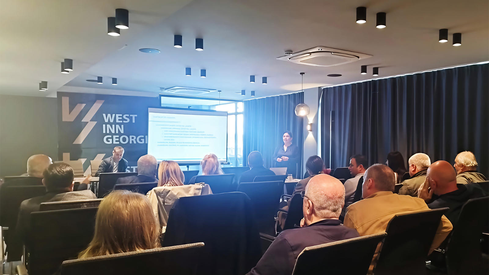 სებ-ის წარმომადგენლებმა ქუთაისში, იმერეთის რეგიონის მიკროსაფინანსო ორგანიზაციებთან და სგს-ებთან სამუშაო შეხვედრა გამართეს