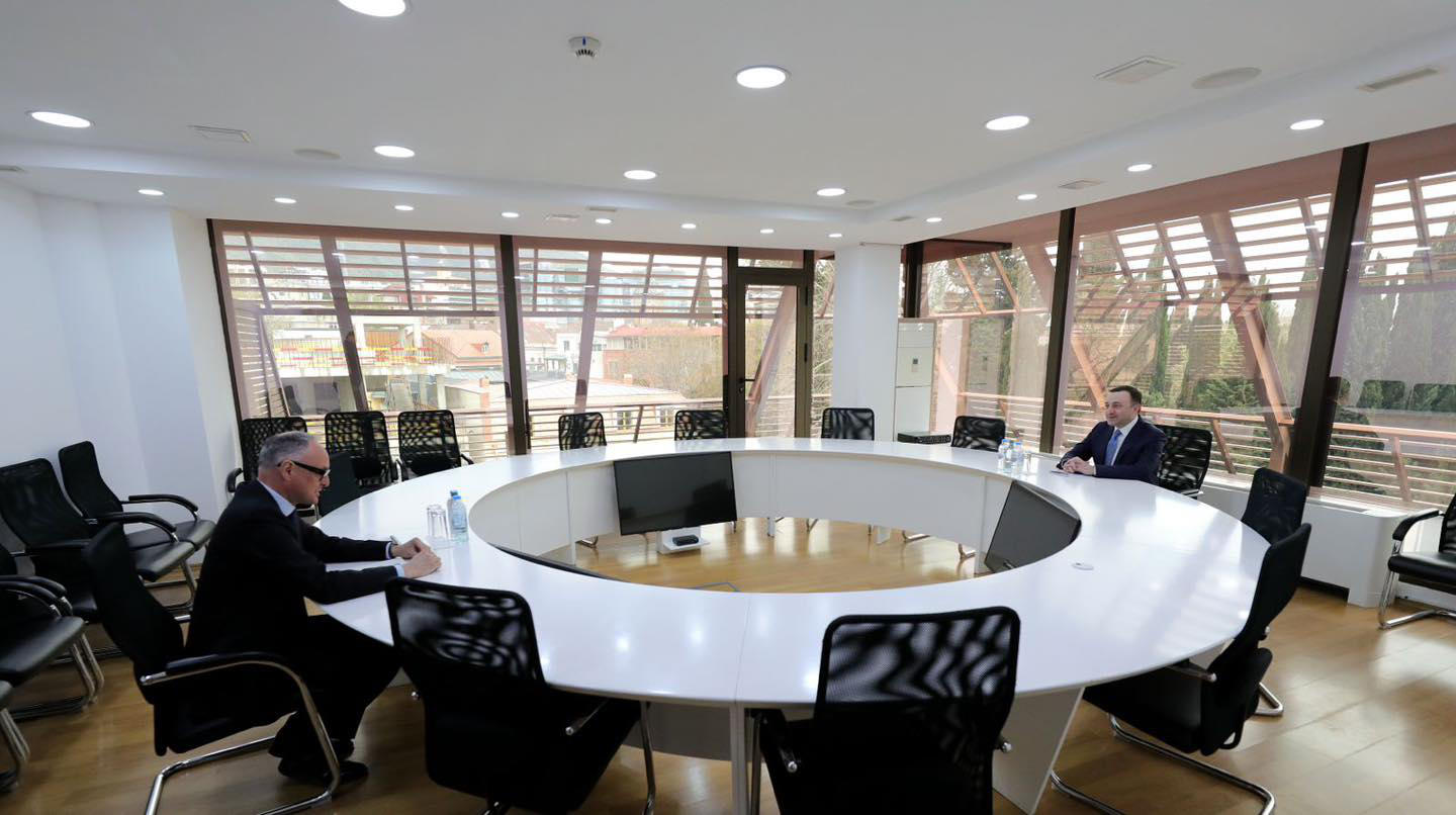 ირაკლი ღარიბაშვილი საქართველოში გაერთიანებული სამეფოს ელჩს, მარკ კლეიტონს შეხვდა