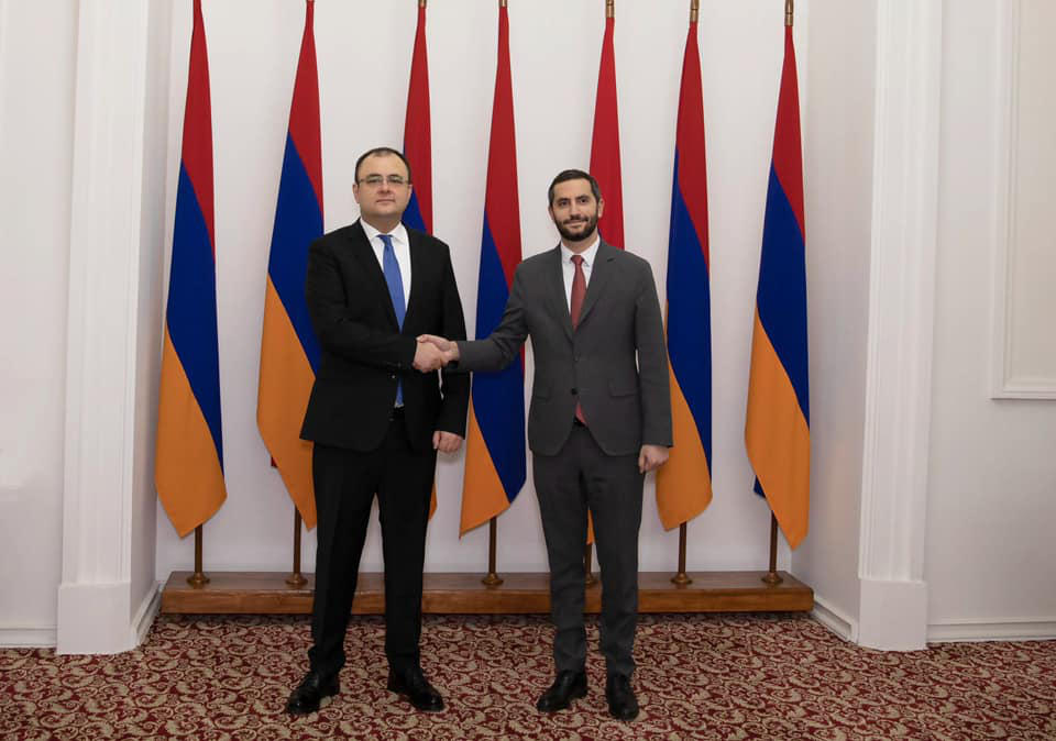 რატი ბრეგაძე სომხეთის რესპუბლიკის პარლამენტის მეგობრობის ჯგუფის ხელმძღვანელს შეხვდა