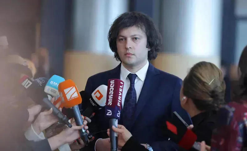 ირაკლი კობახიძე - უცხოელი დიპლომატები ინტენსიურად ცდილობენ, შეითავსონ კანონმდებლის ფუნქცია - ქართველი ხალხის მიერ არჩეულ პარლამენტს უკარნახონ, რომელი კანონი მიიღოს და რომელი არა