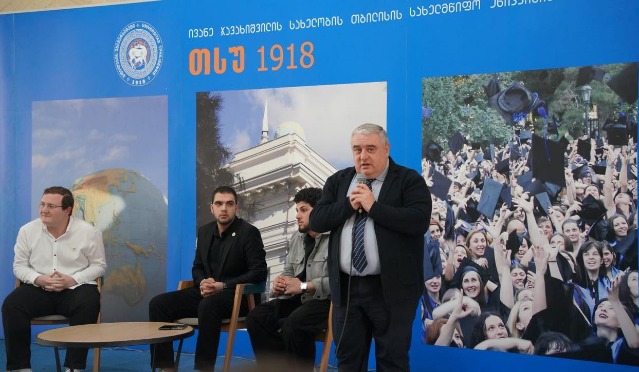 ჯაბა სამუშია თსუ-ს კომპიუტერული სპორტის კლუბის პრეზენტაციას დაესწრო