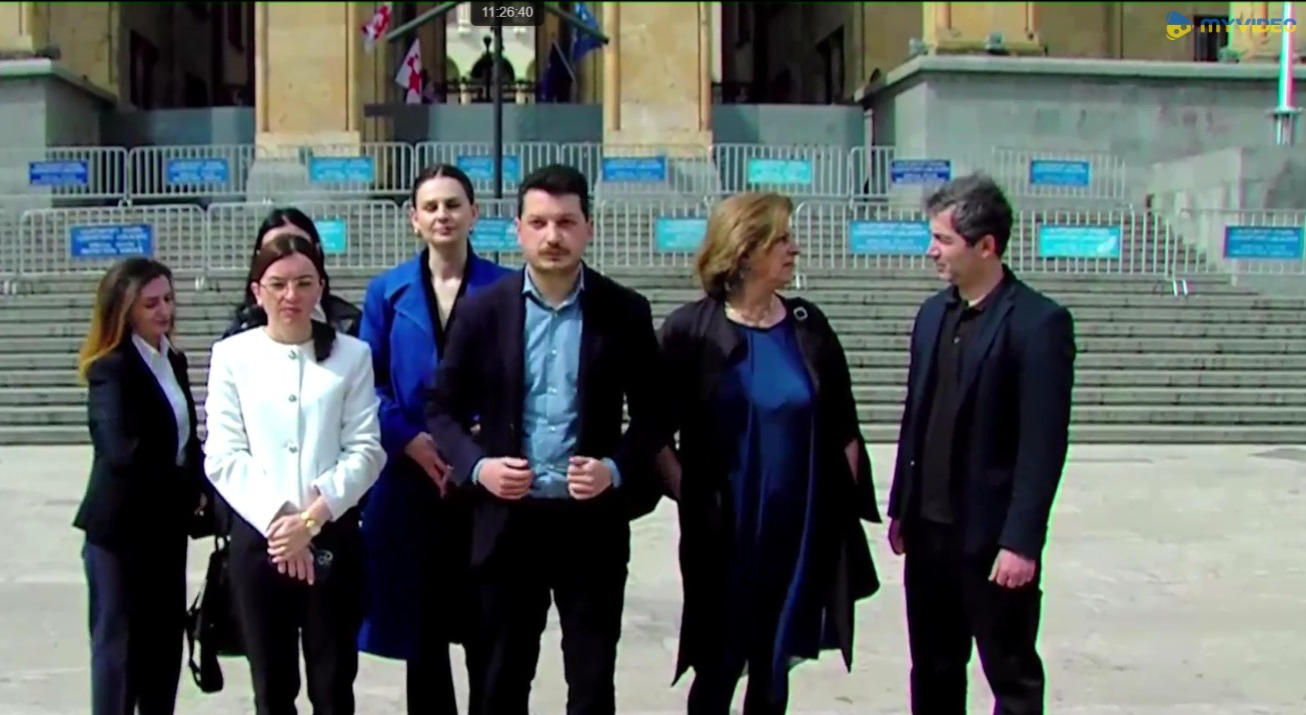 ლაშა ტყეშელაძე - ხელისუფლება მუდმივად იწყებს იმ ადამიანების დევნას, ვისაც სურს ევროპული მომავალი, ამიტომ ადვოკატები, ყველა იმ ადამიანს გავუწევთ უფასო იურიდიულ მომსახურებას, ვის უფლებებსაც დაარღვევენ